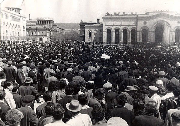 Hraparak During Soviet Armenia